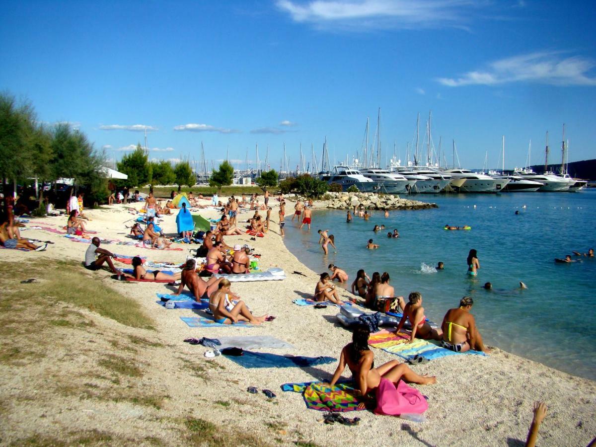 Kike Apartment Kastela Bagian luar foto